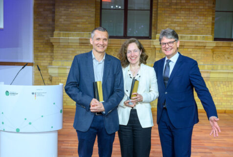 Towards entry "Humboldt Professorships officially awarded"